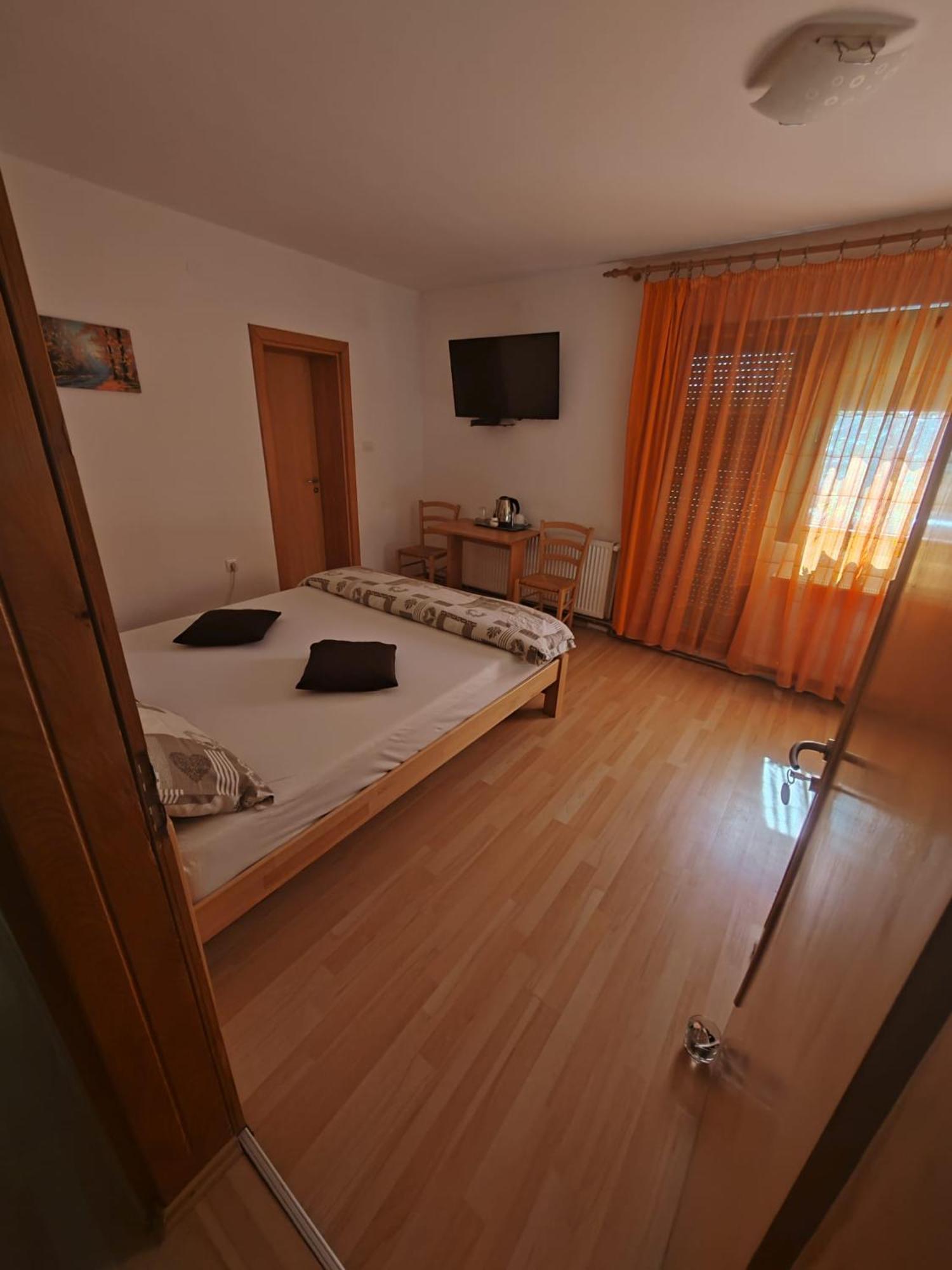 Stari Mlin Hotel Korenica Exterior foto